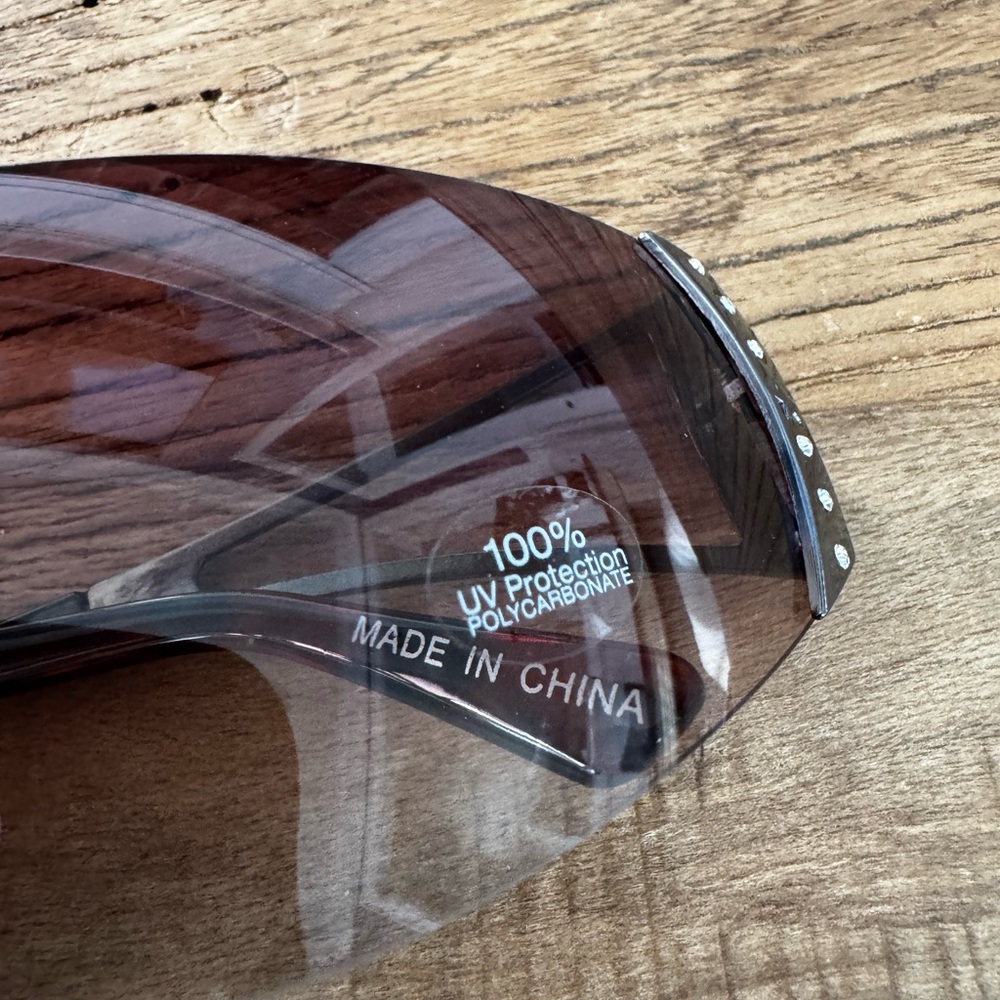 NEW PrettyLittleThing Brown Y2K Curved Visor Glasses - Picture 7 of 10